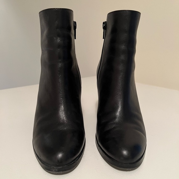 Women’s black boots - Picture 2 of 6